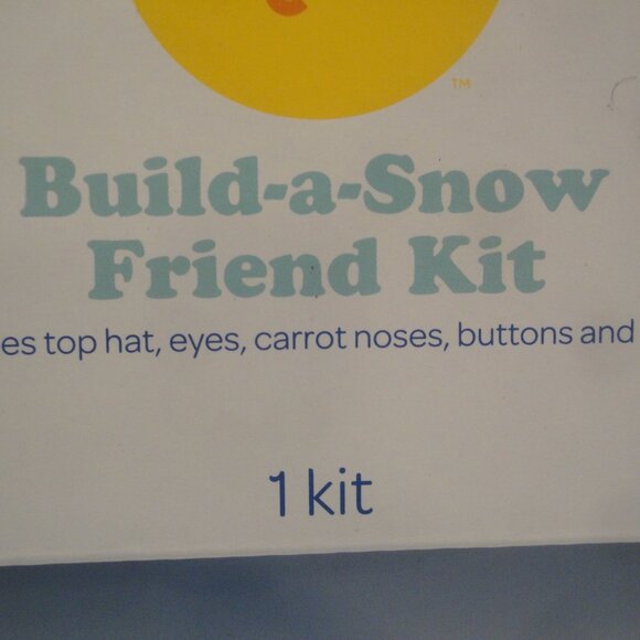 Sun Squad Build A Snow Friend Kit 13 Piece Reusable Set New in Mesh bag - Picture 3 of 6